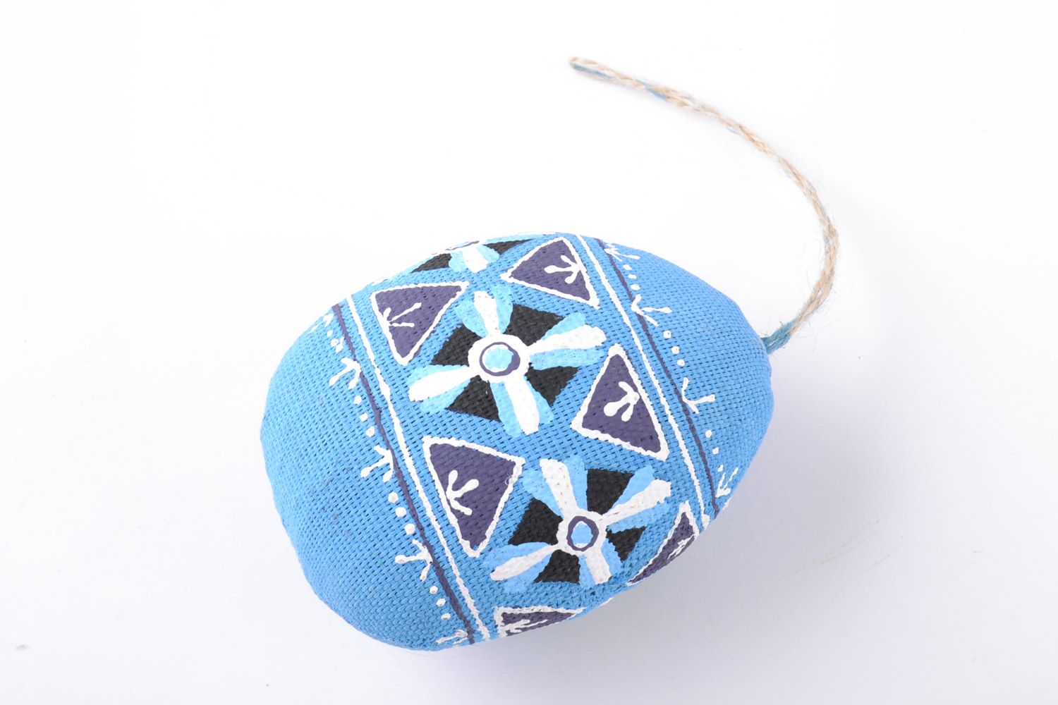 Oeuf de Pâques décoratif en tissu bleu avec ornements aromatisé fait main photo 3