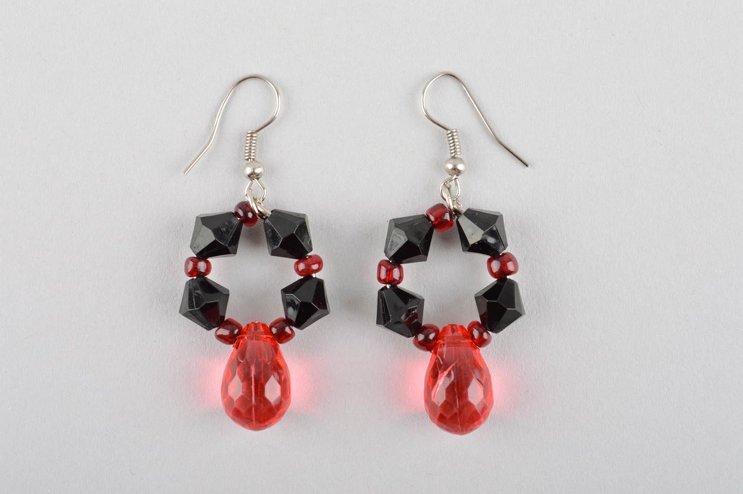 Черные с красным серьги ручной работы серьги с кристаллами модные серьги фото 3