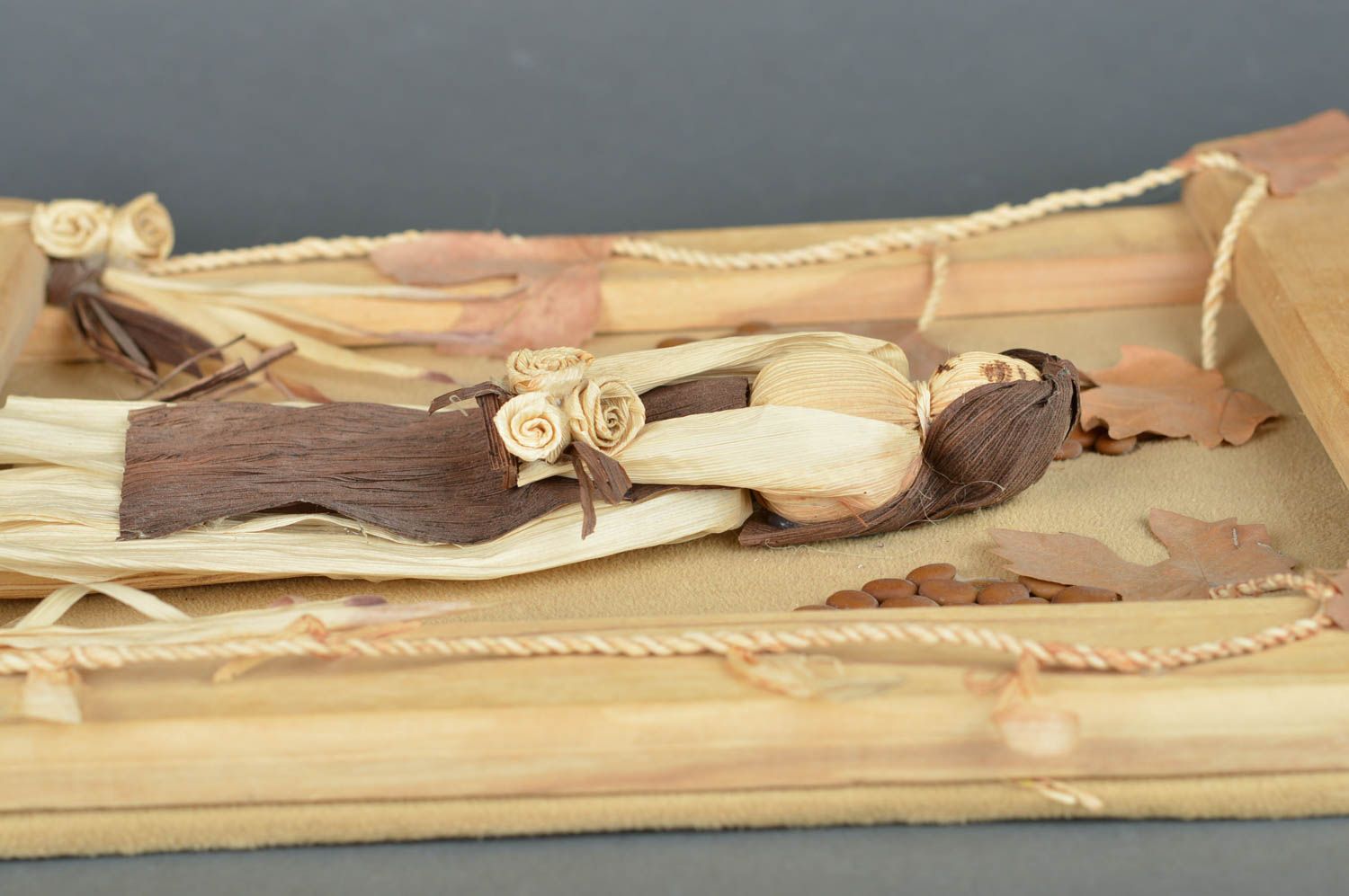 Cadre avec figurine en feuilles de maïs fait main décoration pour maison photo 5