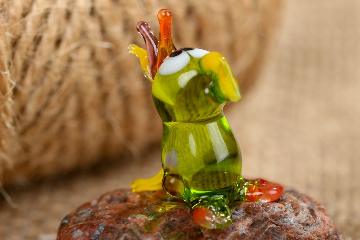 Стеклянная маленькая фигурка попугая в технике лэмпворк  фото 4