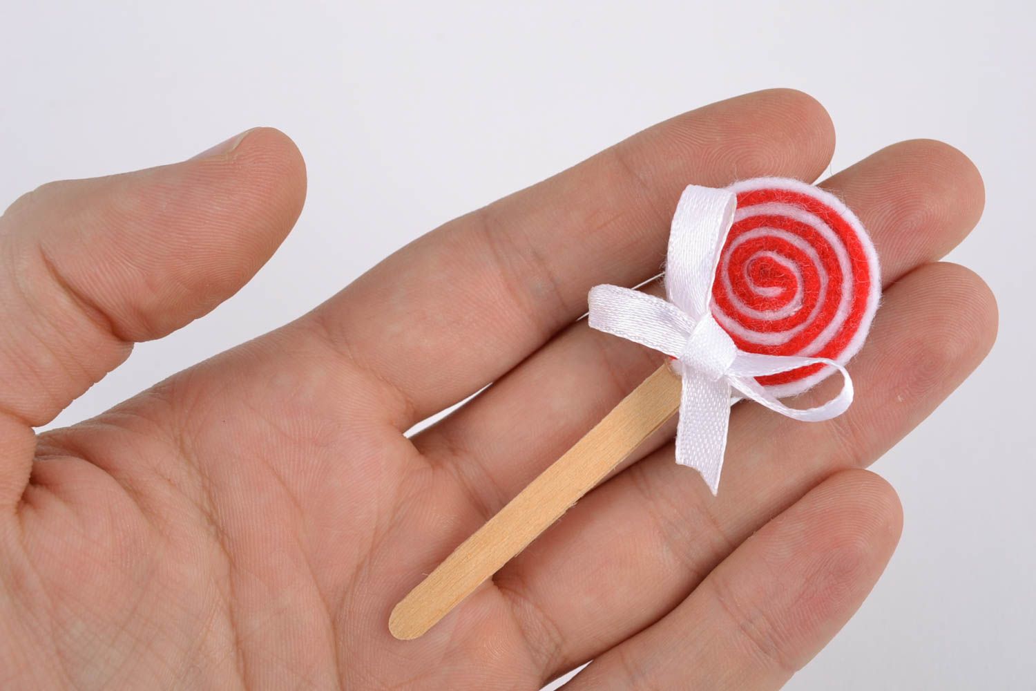 Textile felt fridge magnet in the shape of lollipop photo 2