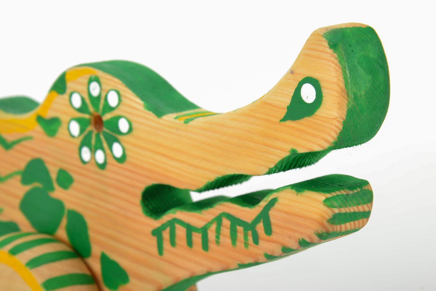 Jouet crocodile écologique à roulettes fait main photo 4