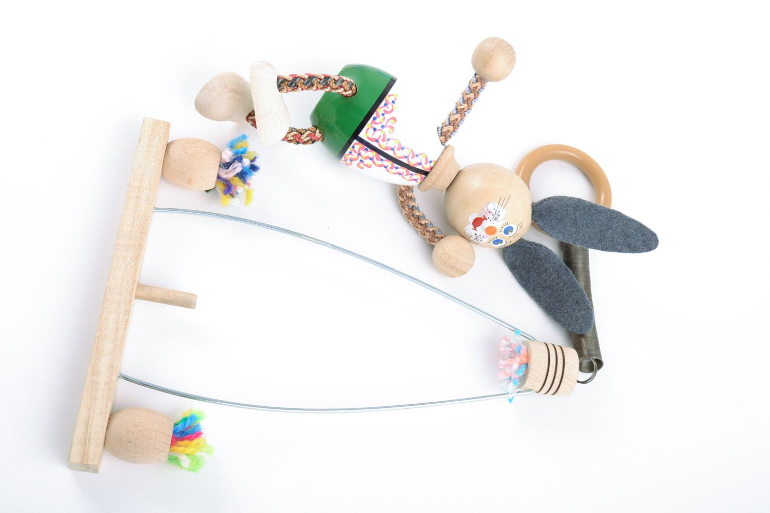 Baby Lernspielzeug aus Holz handgemacht umweltfreundlich Hase auf der Schaukel foto 5