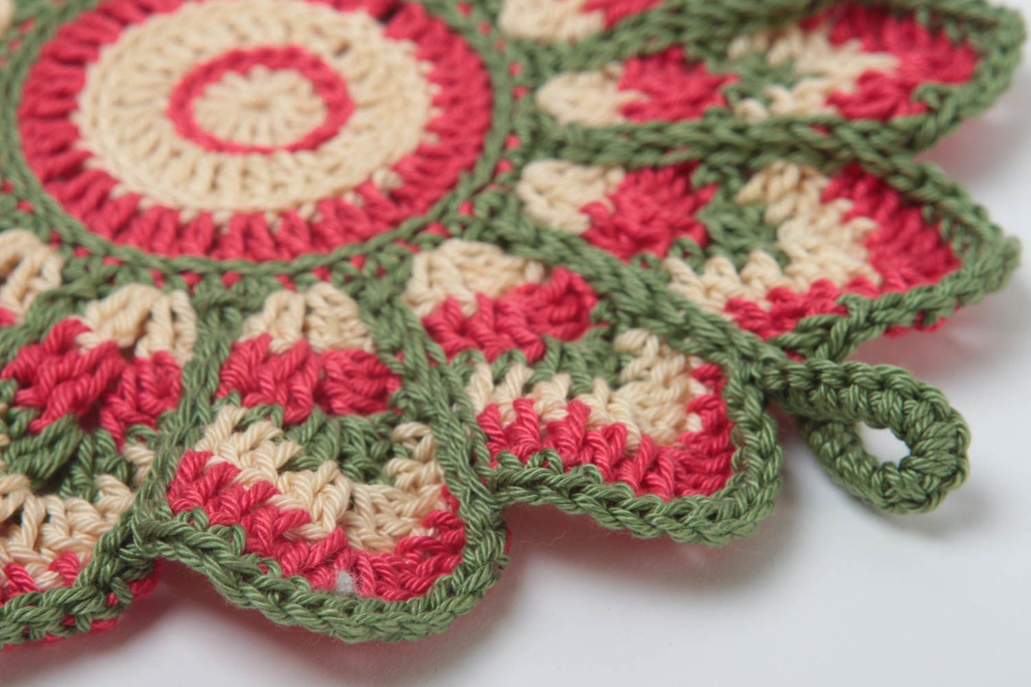 Manique au crochet faite main Textile de cuisine vert-rouge Accessoire cuisine photo 3