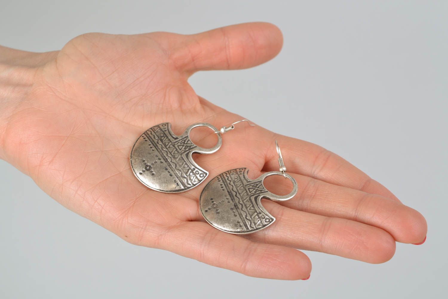 Originelle handgemachte Ohrringe aus Metall Segel foto 2
