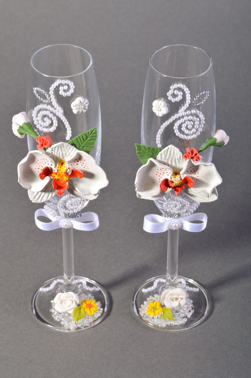 Set of handmade wedding wine glasses of white color with polymer clay orchids 2 items photo 5