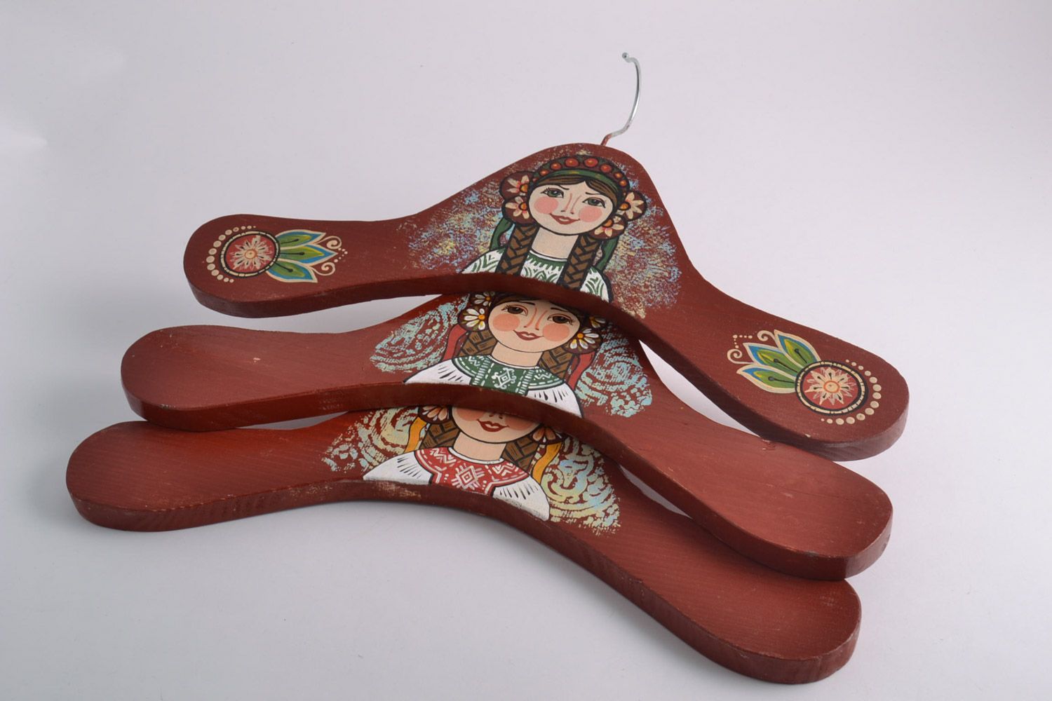 Set of 3 handmade wooden clothes hangers with acrylic painting in ethnic style photo 2