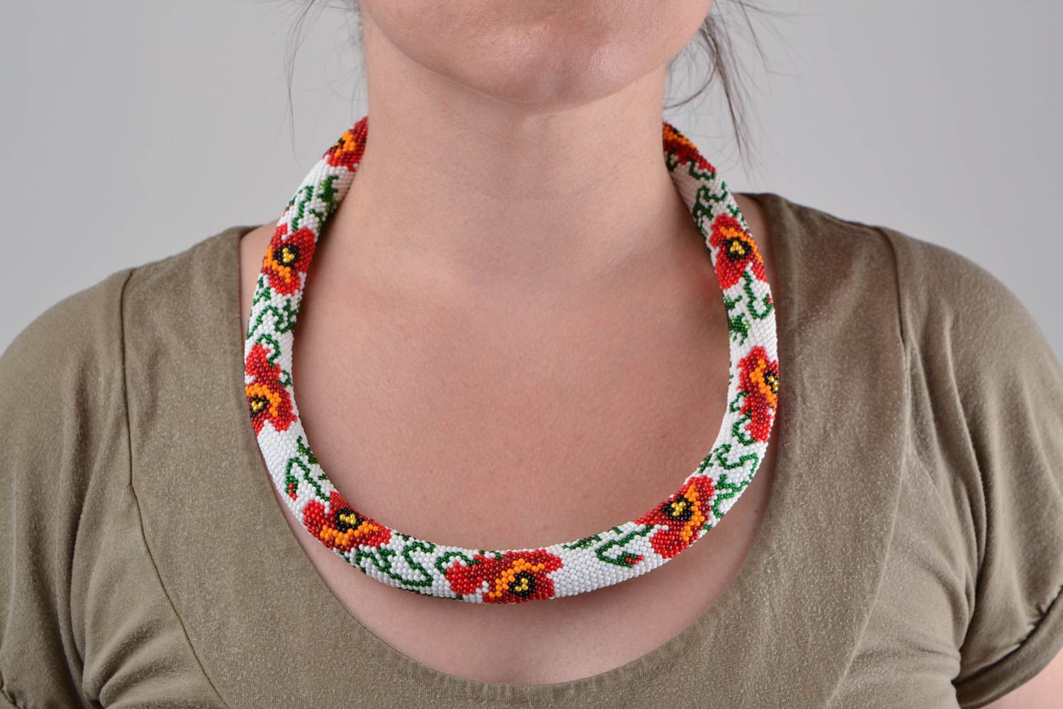 Collana tubolare originale fatta a mano accessorio da donna di perline papaveri foto 1