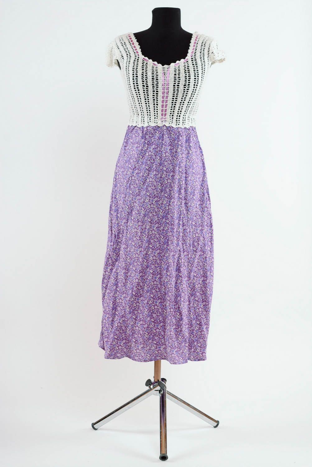 Robe tricotée au crochet lilas d'été photo 1