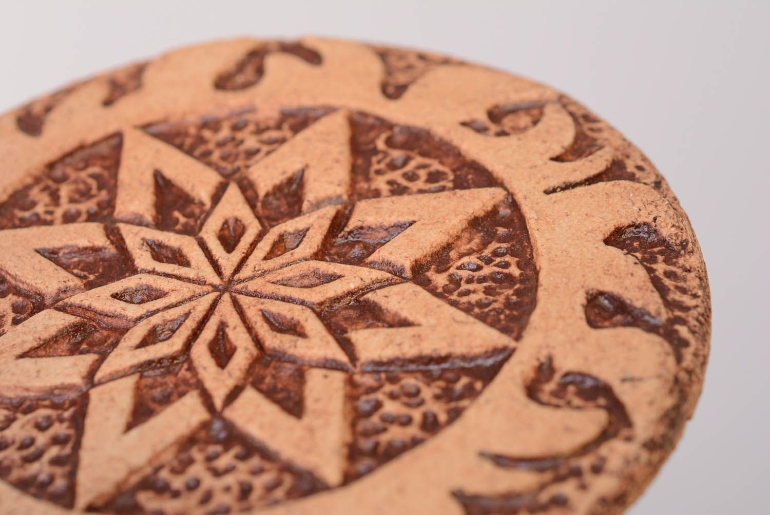 Prato talismã de cerâmica pingente decorativo para parede de argila feito à mão Alatyr foto 2
