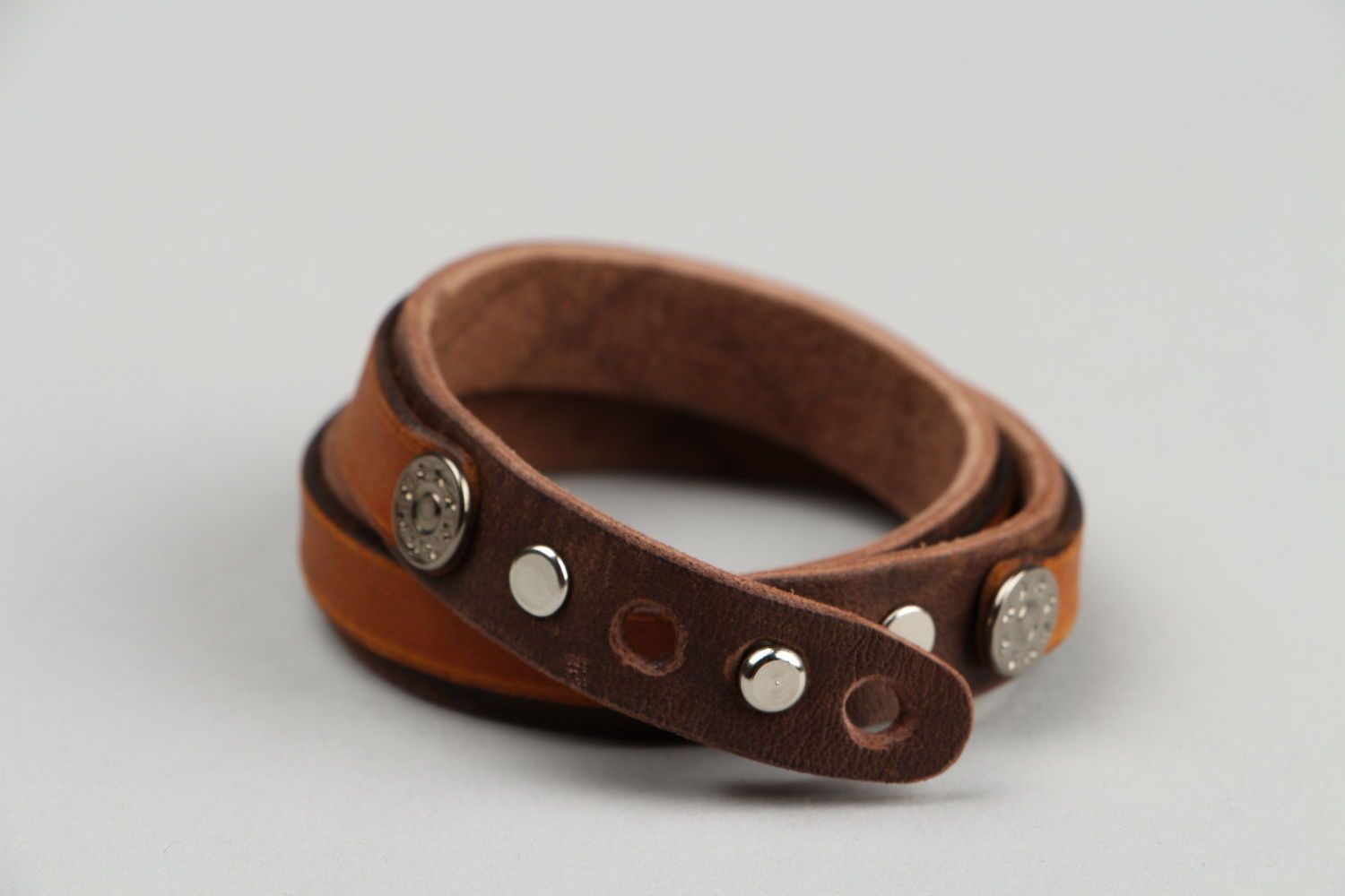 Thin leather bracelet in 2 turns photo 3