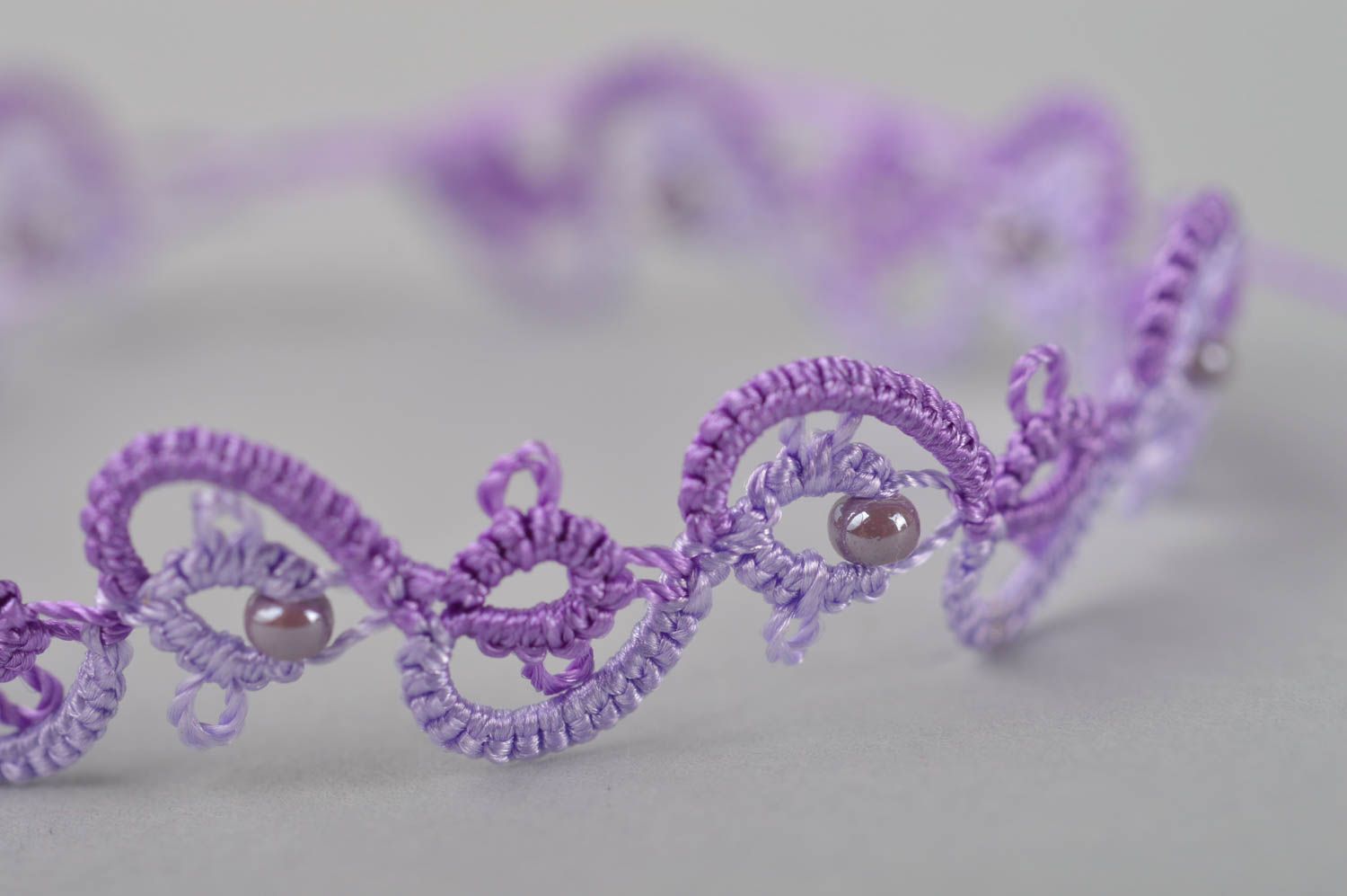 Bracelet textile Bijou fait main technique frivolité lilas Accessoire femme photo 4