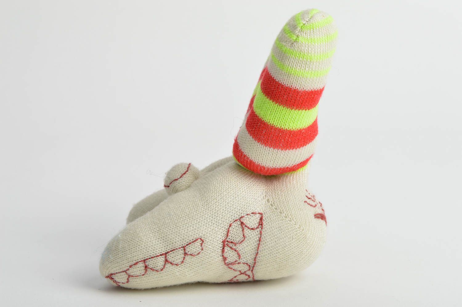 Peluche lièvre en tricot faite main brodée originale décorative pour enfant photo 4