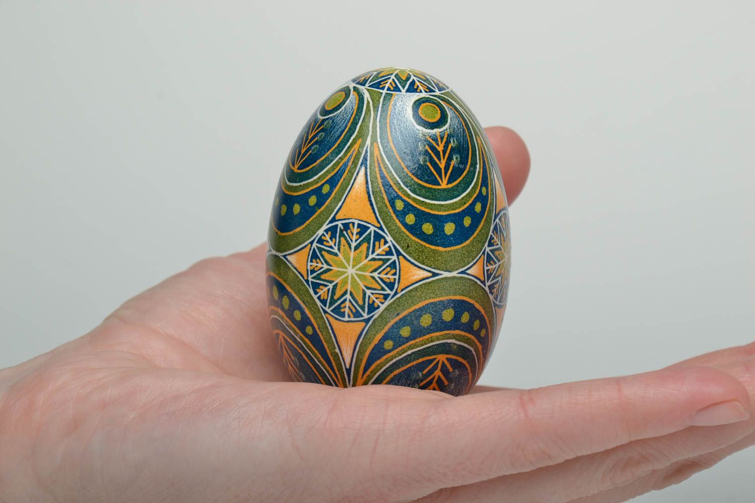 Beautiful painted goose egg decorated using scratching technique photo 5