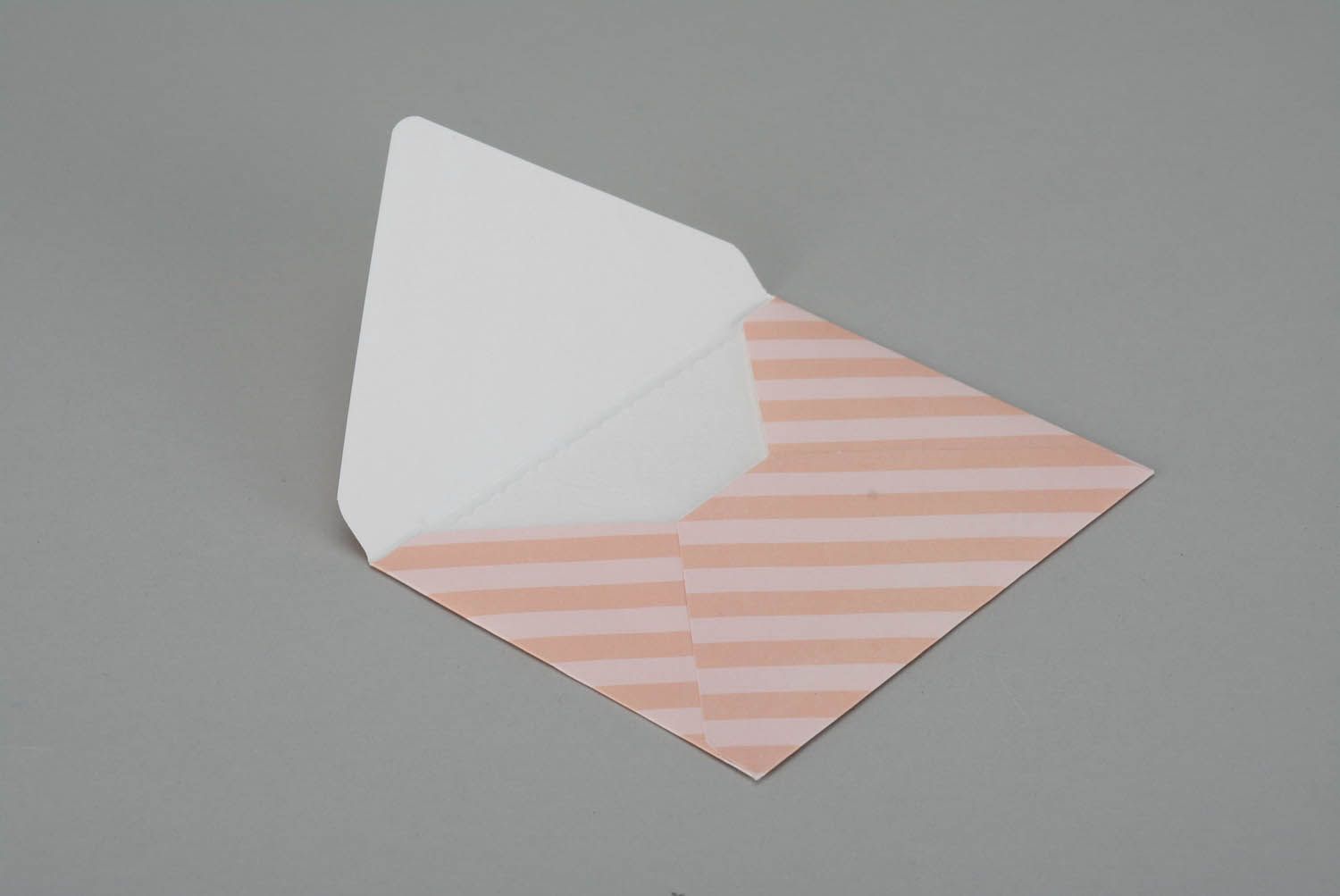 Envelope With beige stripes photo 2