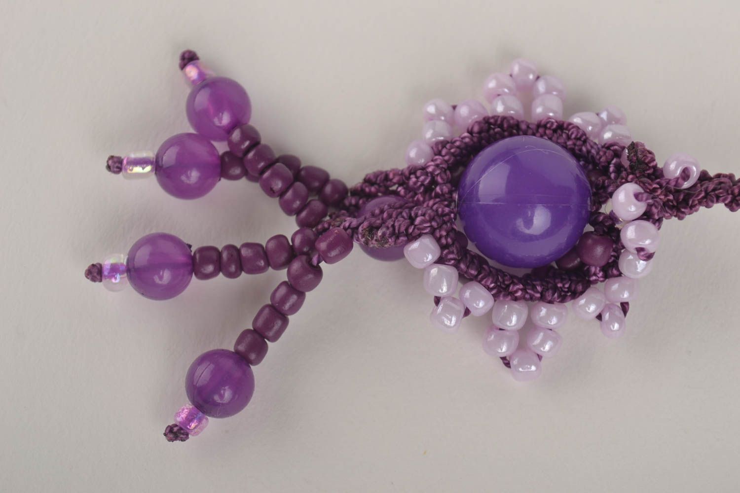 Украшение ручной работы подвеска на шею кулон из бисера макраме фиолетовый фото 3