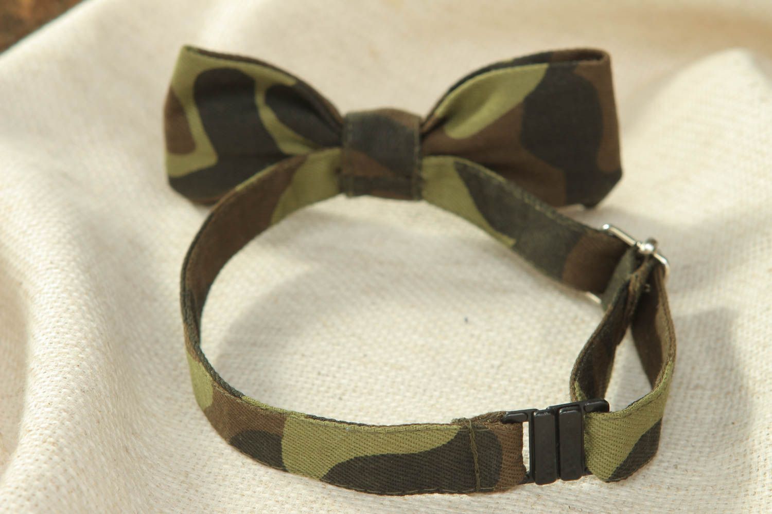 Cotton fabric bow tie of camouflage coloring photo 3