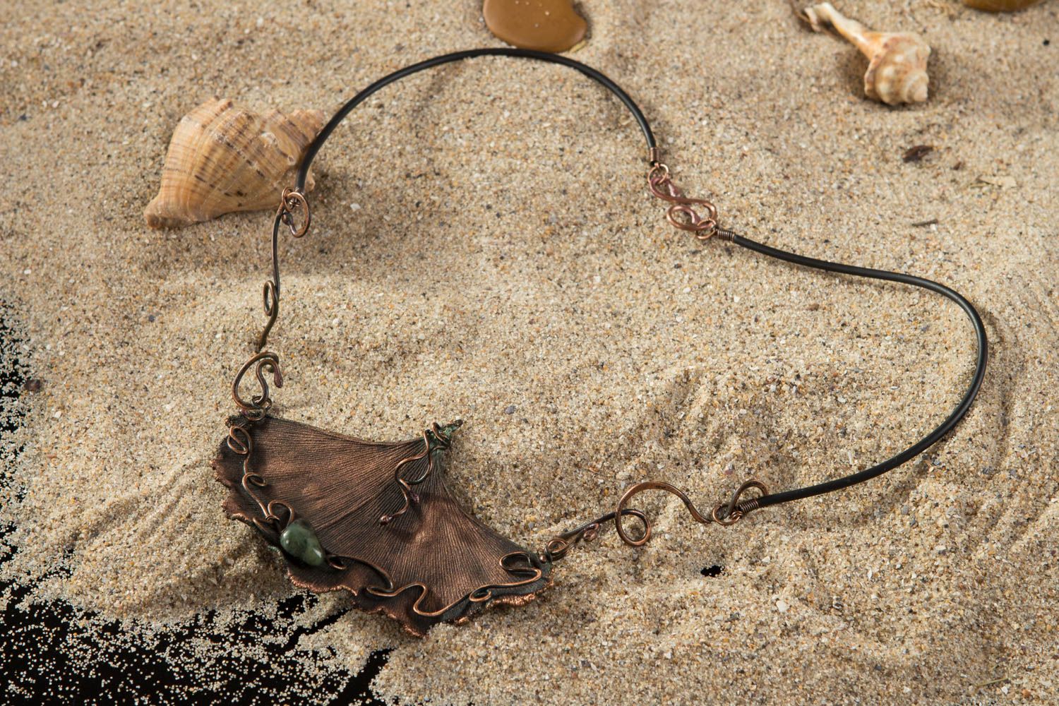 Stylish handmade metal pendant copper pendant metal necklace fashion tips photo 1