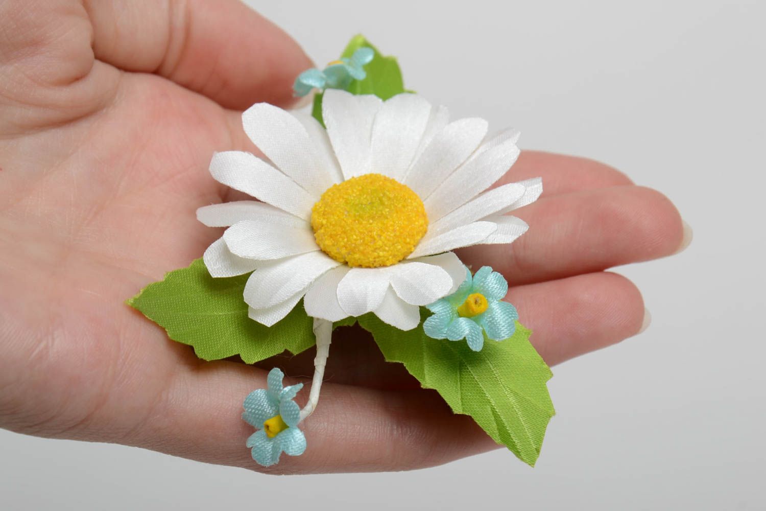 Handmade decorative hair clip with volume satin ribbon chamomile flower photo 5