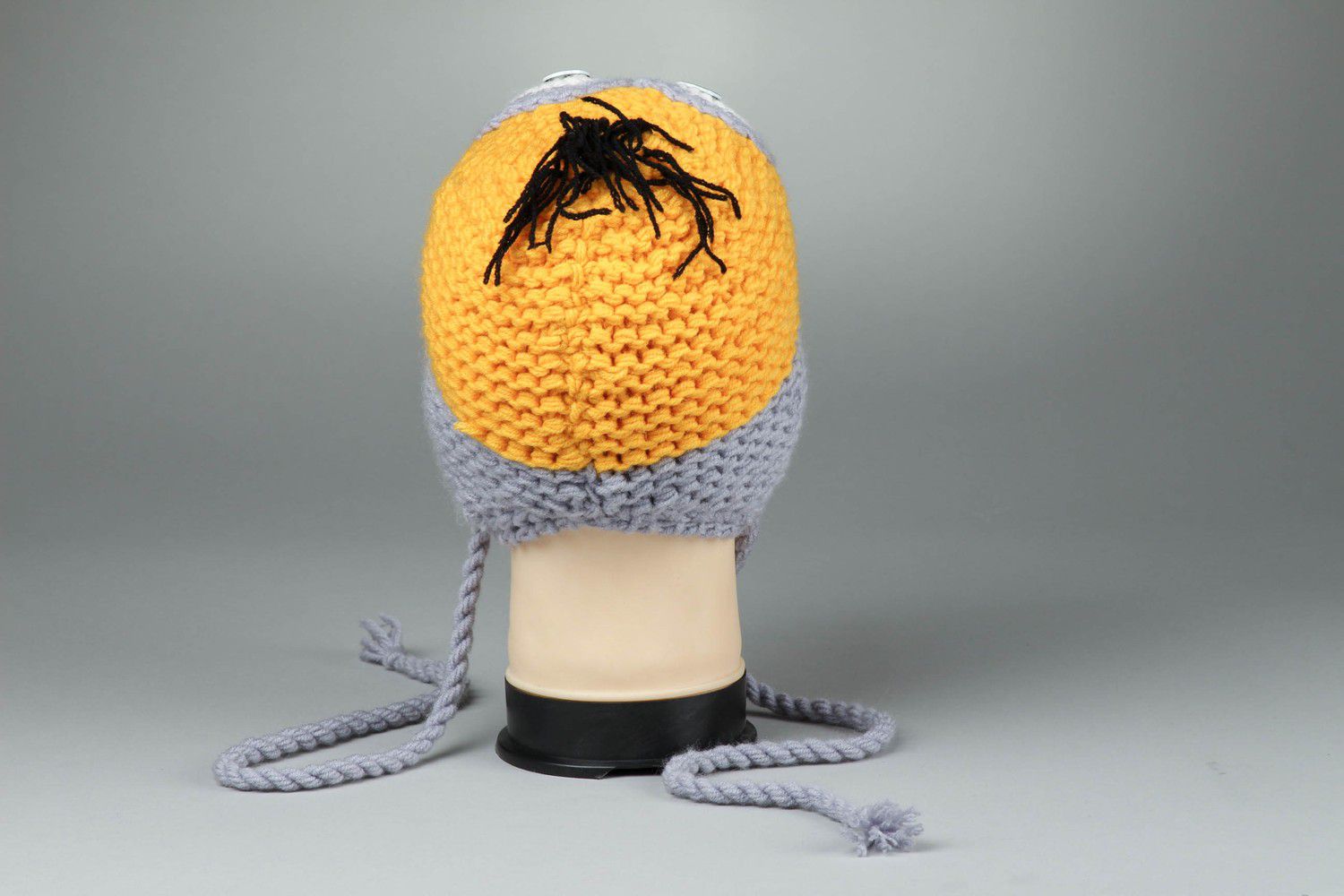 Bonnet jaune original tricoté à la main  photo 3
