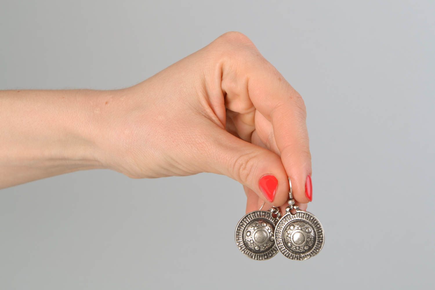Boucles d'oreilles en métal rondes faites main pour femme Bouclier tatar photo 2