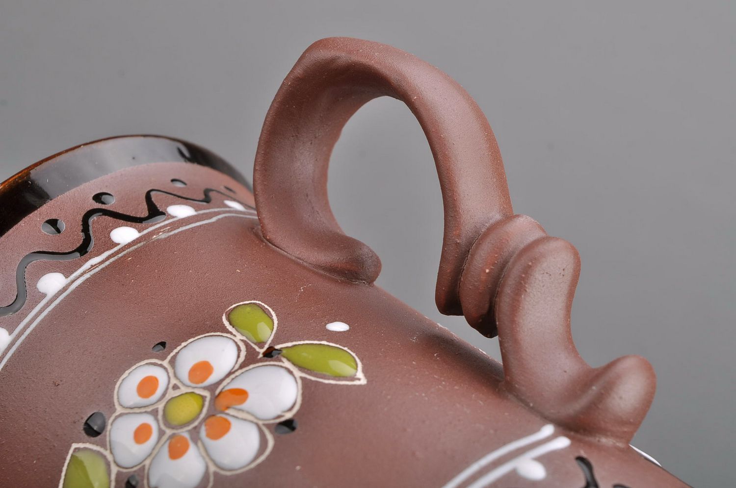 Глиняная чайная чашка с ручкой  фото 3