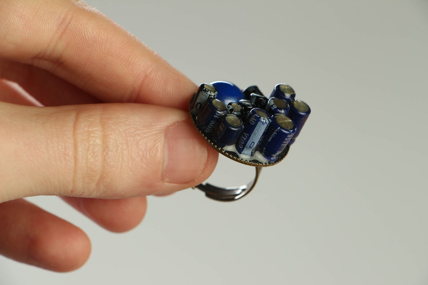 Кольцо металлическое в стиле киберпанк синее фото 4