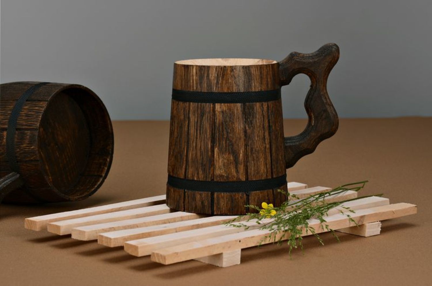Tazza di legno decorativa fatta a mano calice di legno bicchiere da birra
 foto 1