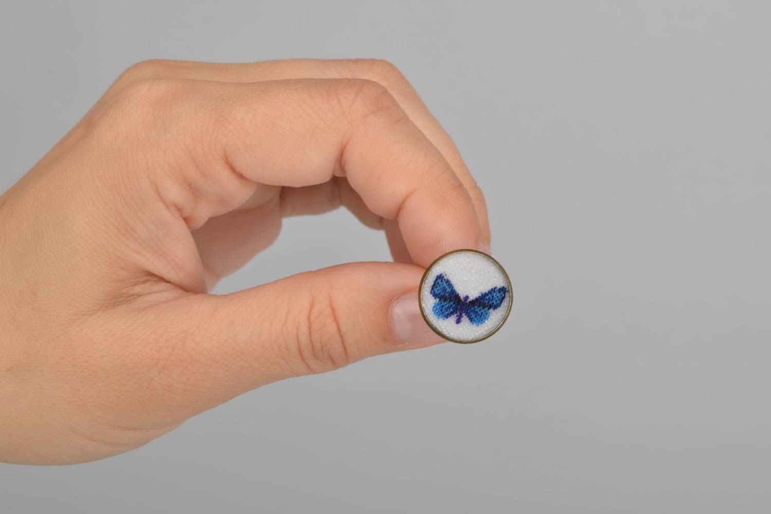 Украшение ручной работы вышитые серьги подарок девушке серьги с бабочками синие фото 5