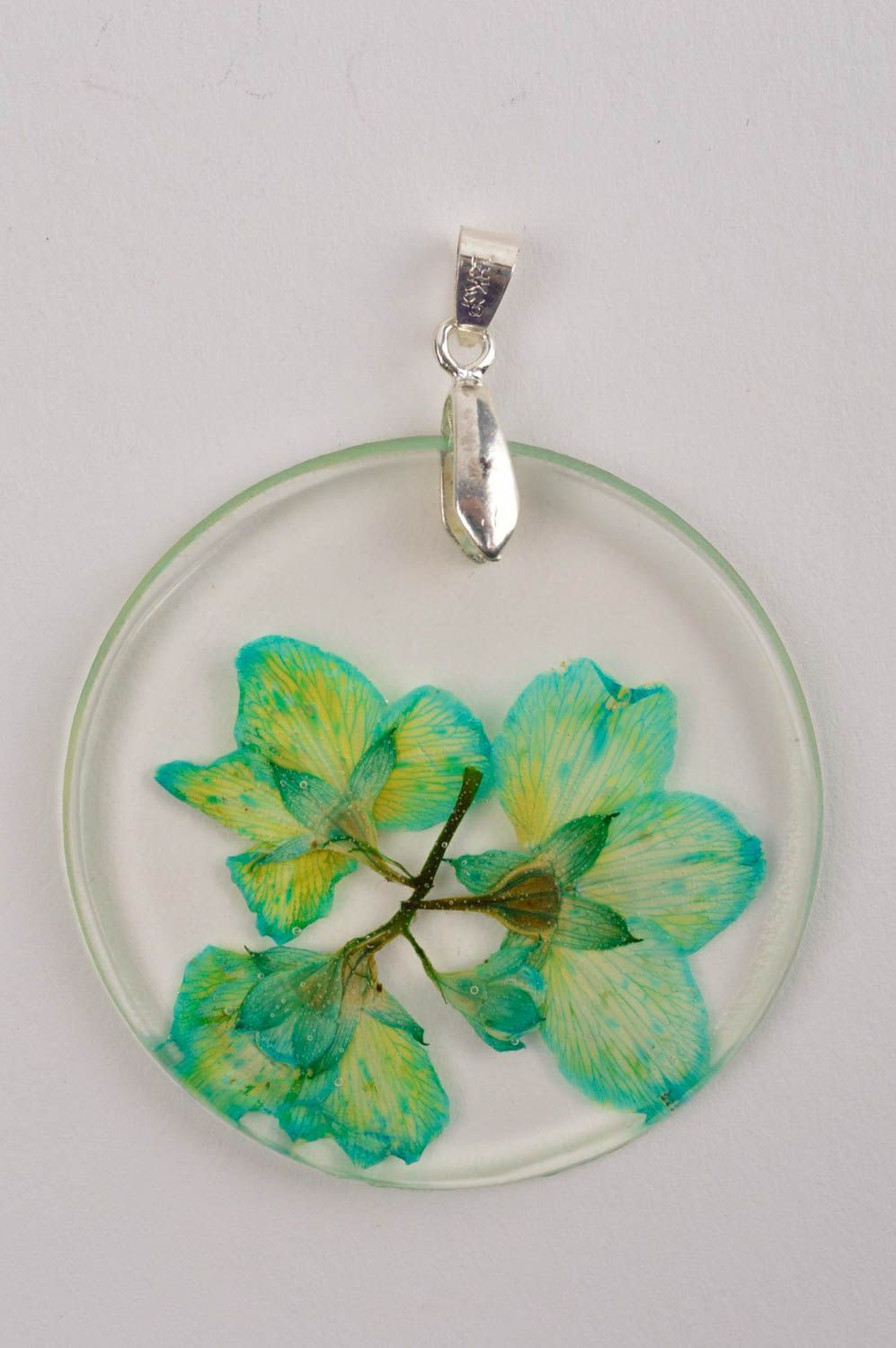Beautiful handmade epoxy pendant botanical jewelry neck accessories for girls photo 2