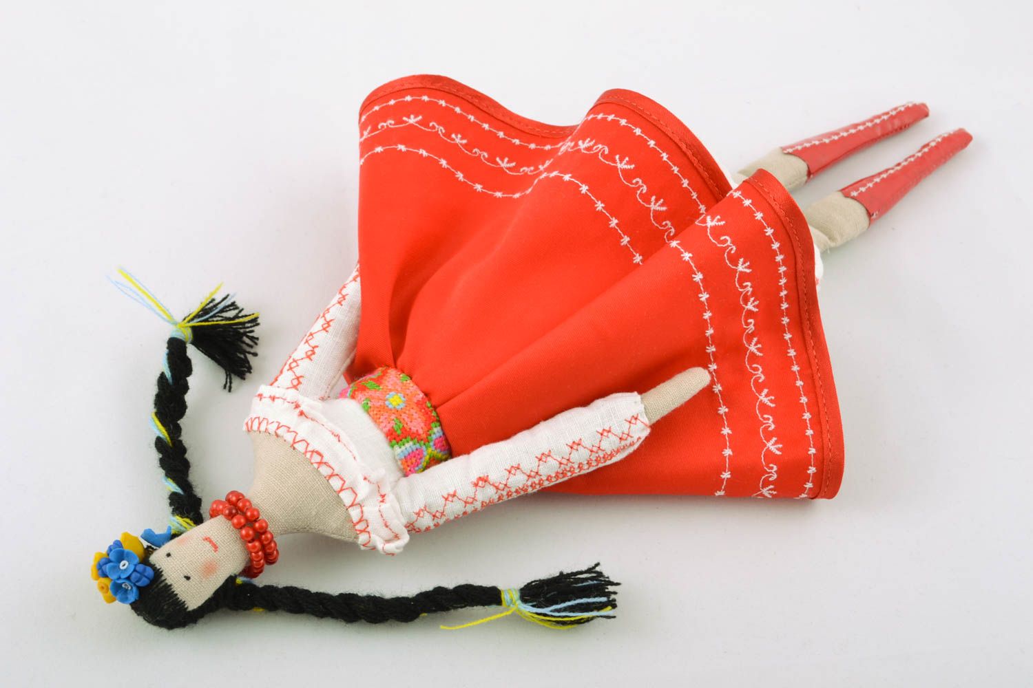 Poupée en lin avec costume traditionnel photo 1