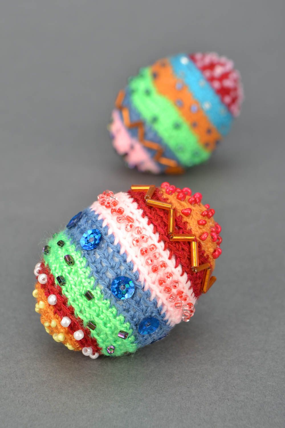 Вязаное пасхальное яйцо декоративное разноцветное фото 1