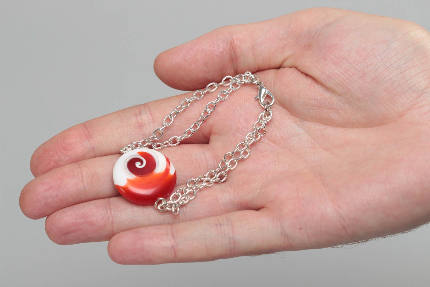 Handmade designer children's chain bracelet with bright plastic bead photo 5