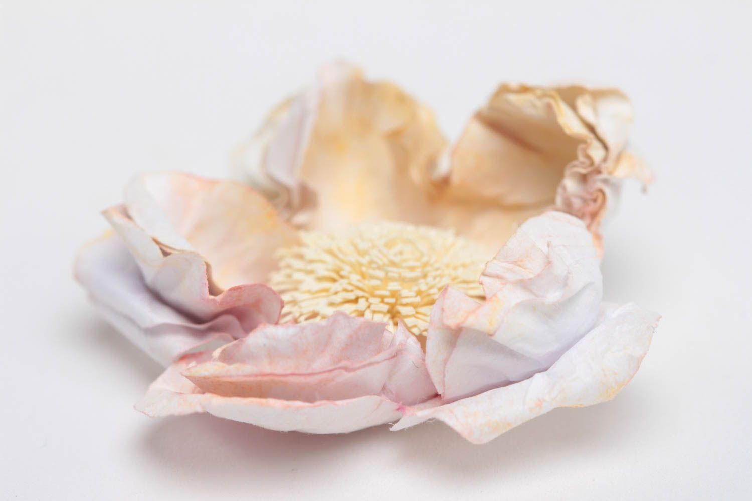 Flor de papel decorativa hecha a mano para scrapbooking libretas y tarjetas foto 3