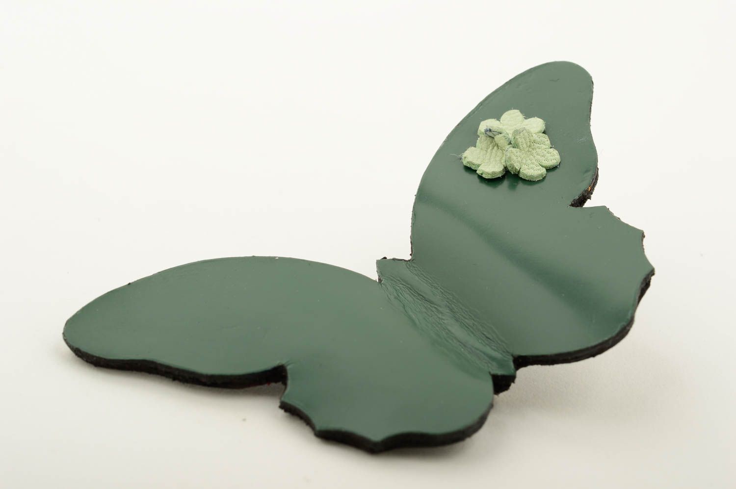 Broche design faite main Bijou en cuir papillon vert foncé Cadeau pour femme photo 3