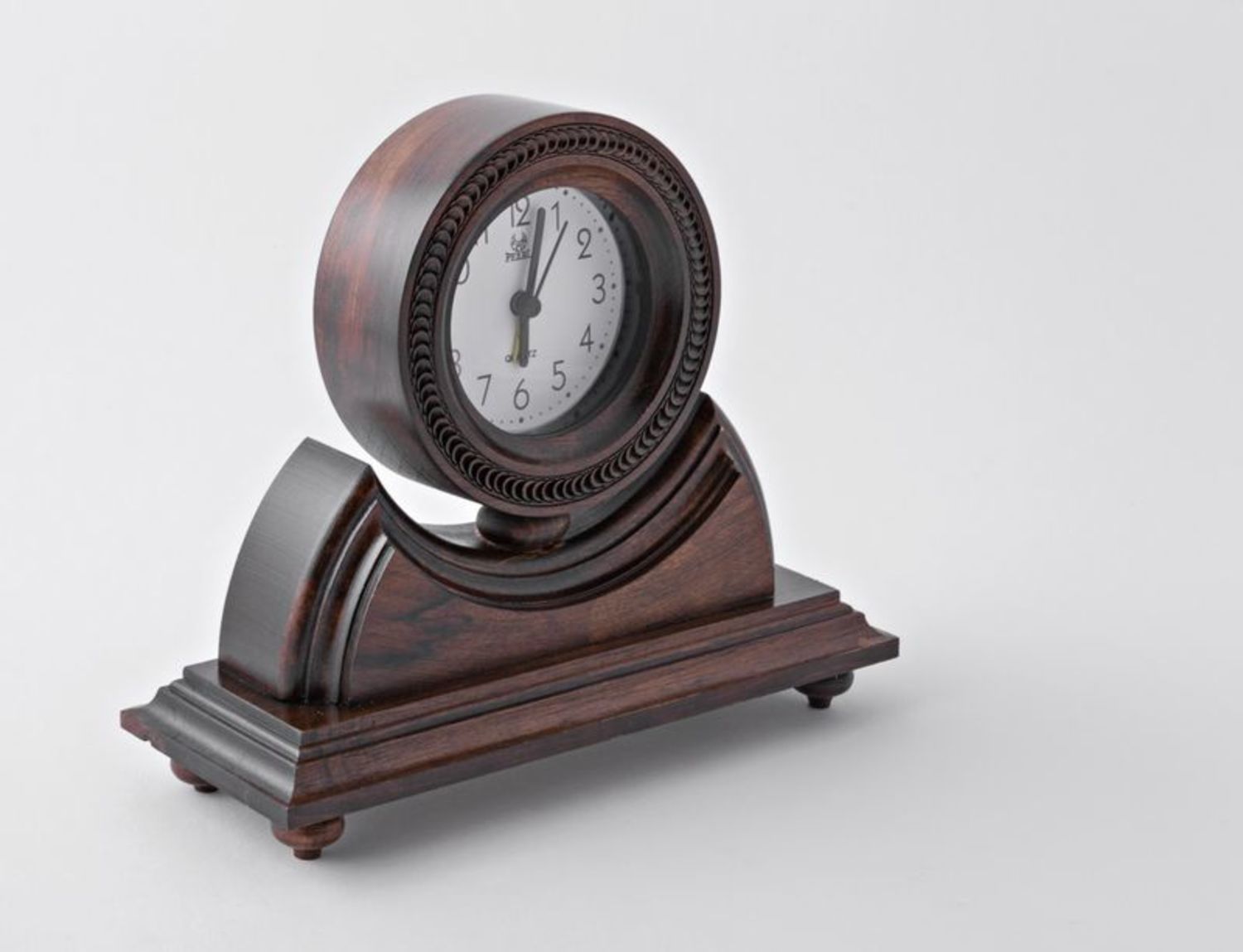 Desktop clock made of wood photo 4