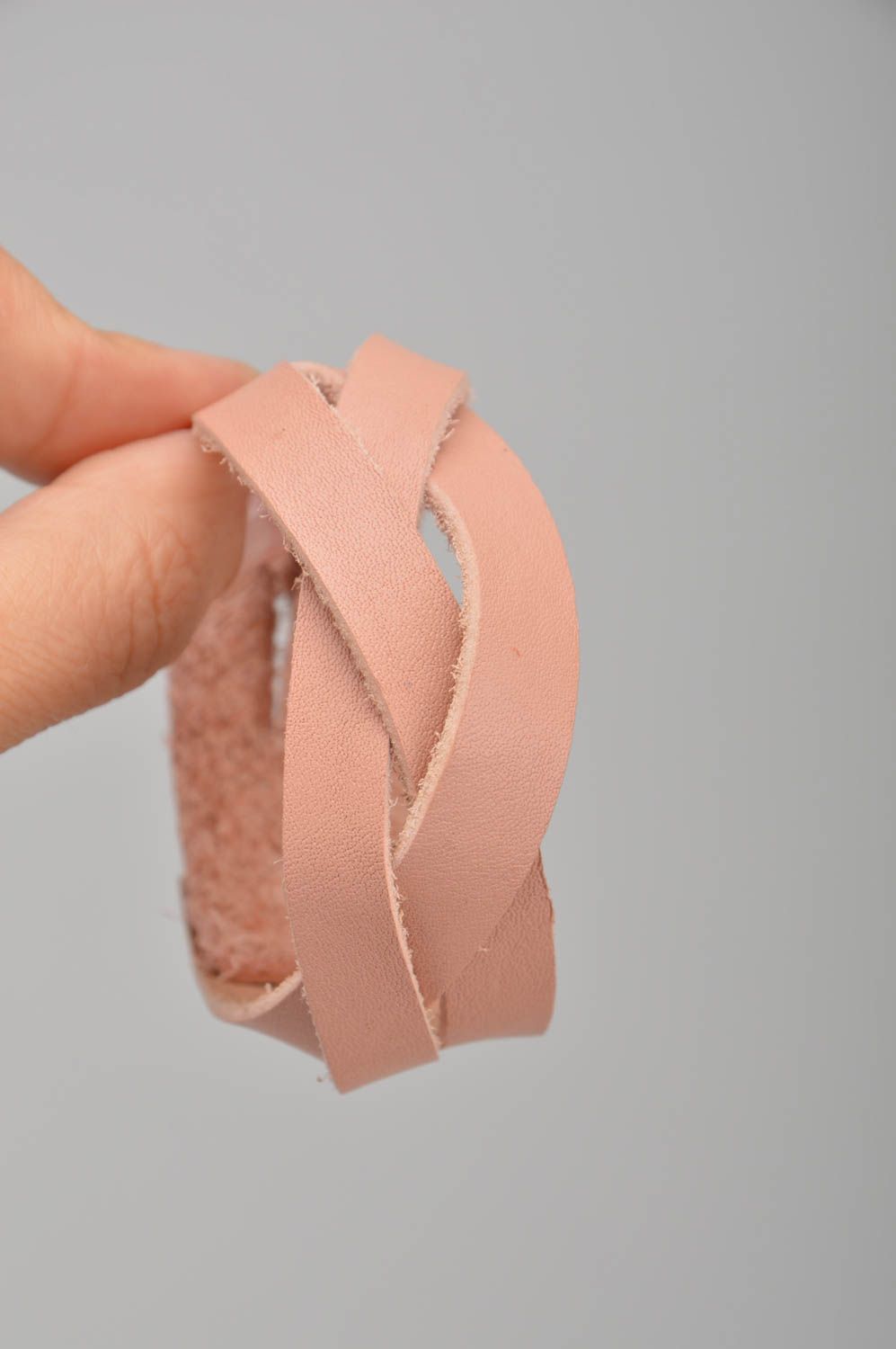 Handmade designer tender pink woven genuine leather wrist bracelet for women photo 3