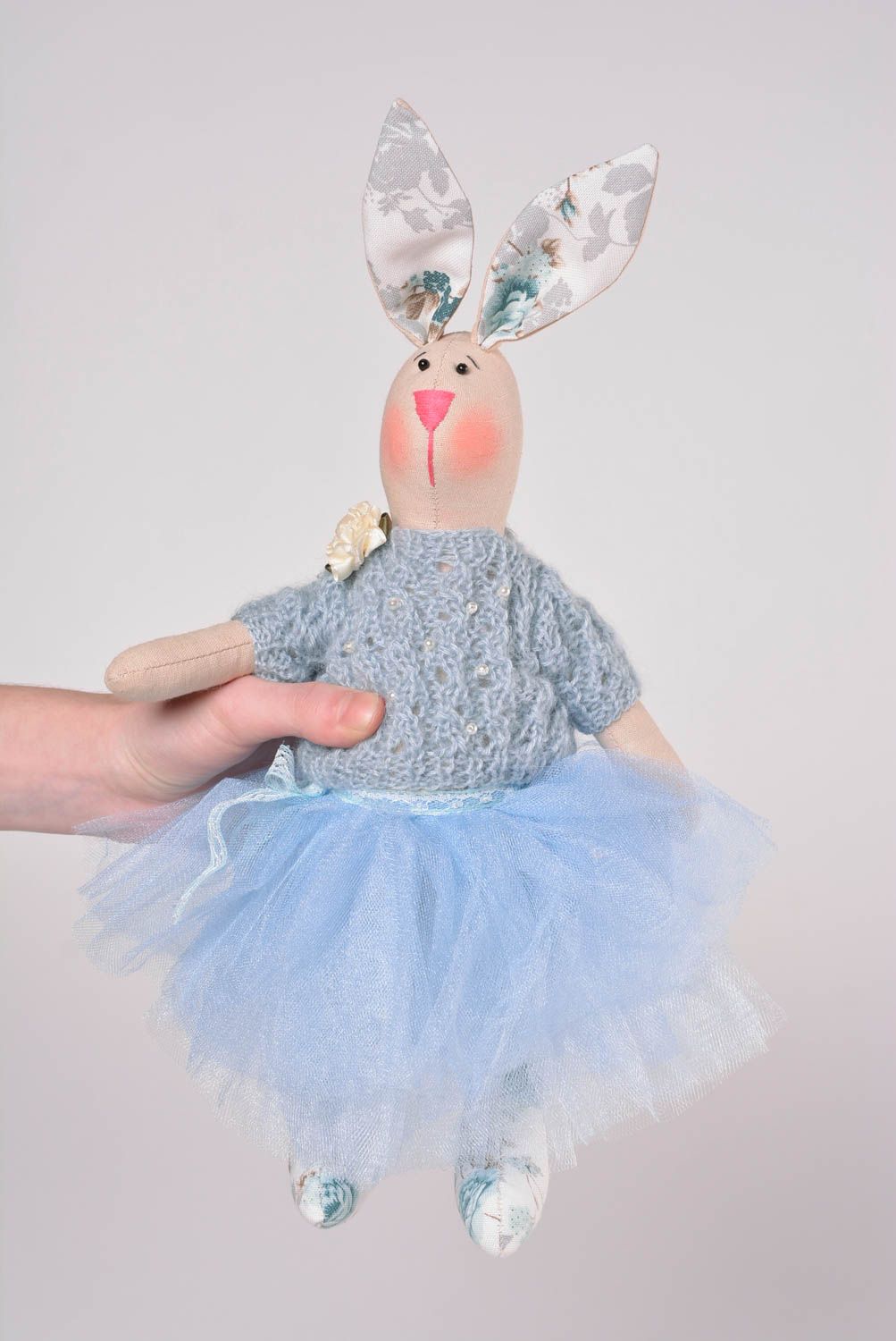Игрушка заяц ручной работы авторская игрушка стильный подарок ребенку из ткани фото 2