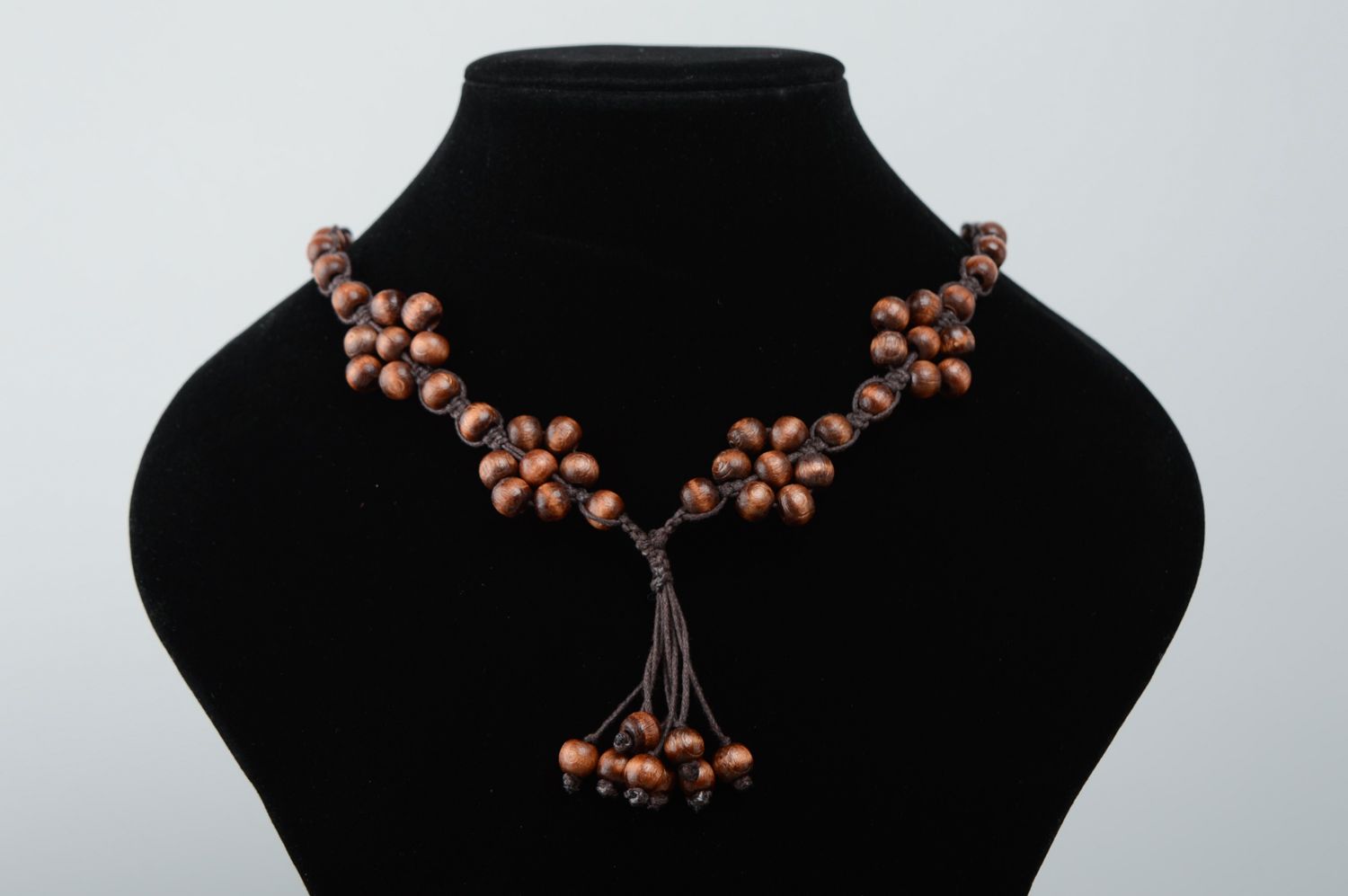 Macrame necklace with wooden beads photo 3