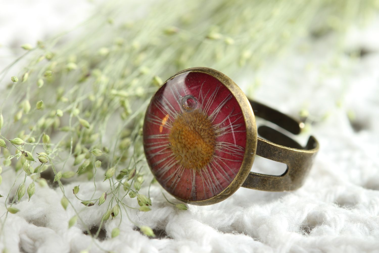 Epoxy resin ring handmade botanic ring with natural flowers designer bijouterie photo 1