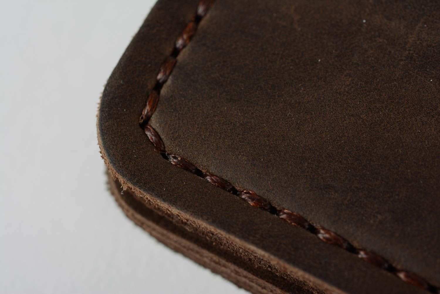 Маленький бумажник из натуральной кожи коричневый ручной работы авторский фото 5