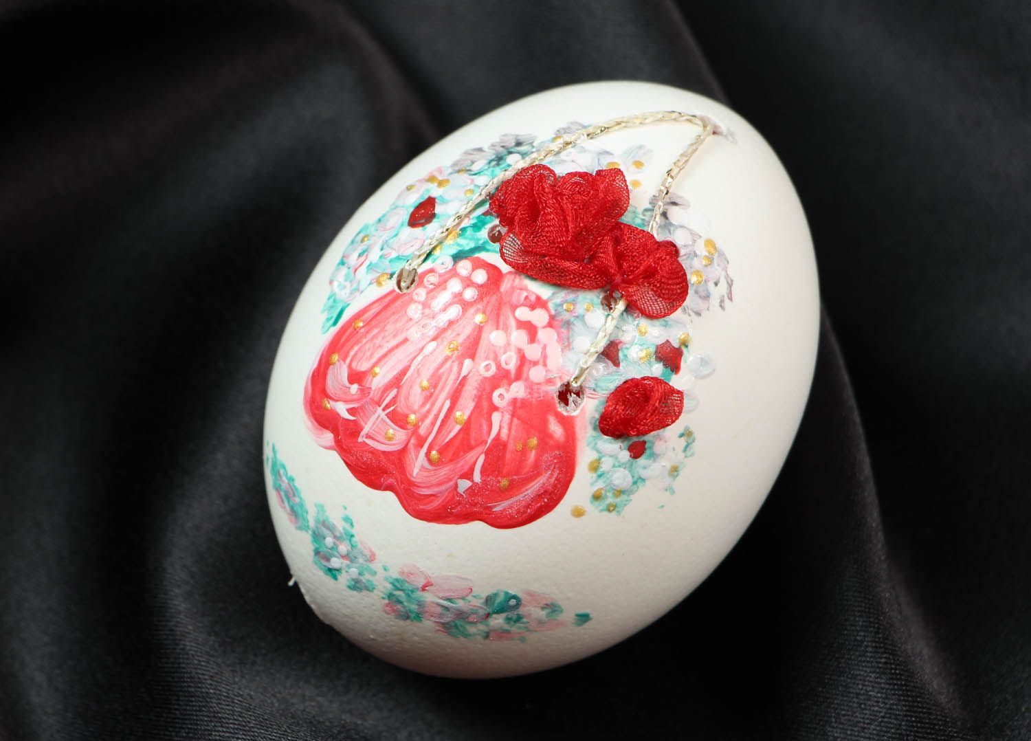 Ovo decorativo feito à mão pintado com tintas acrílicas e decorado com decoupage foto 4