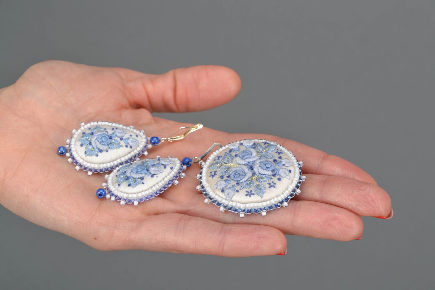Jewelry set with satin stitch embroidery earrings and brooch photo 2