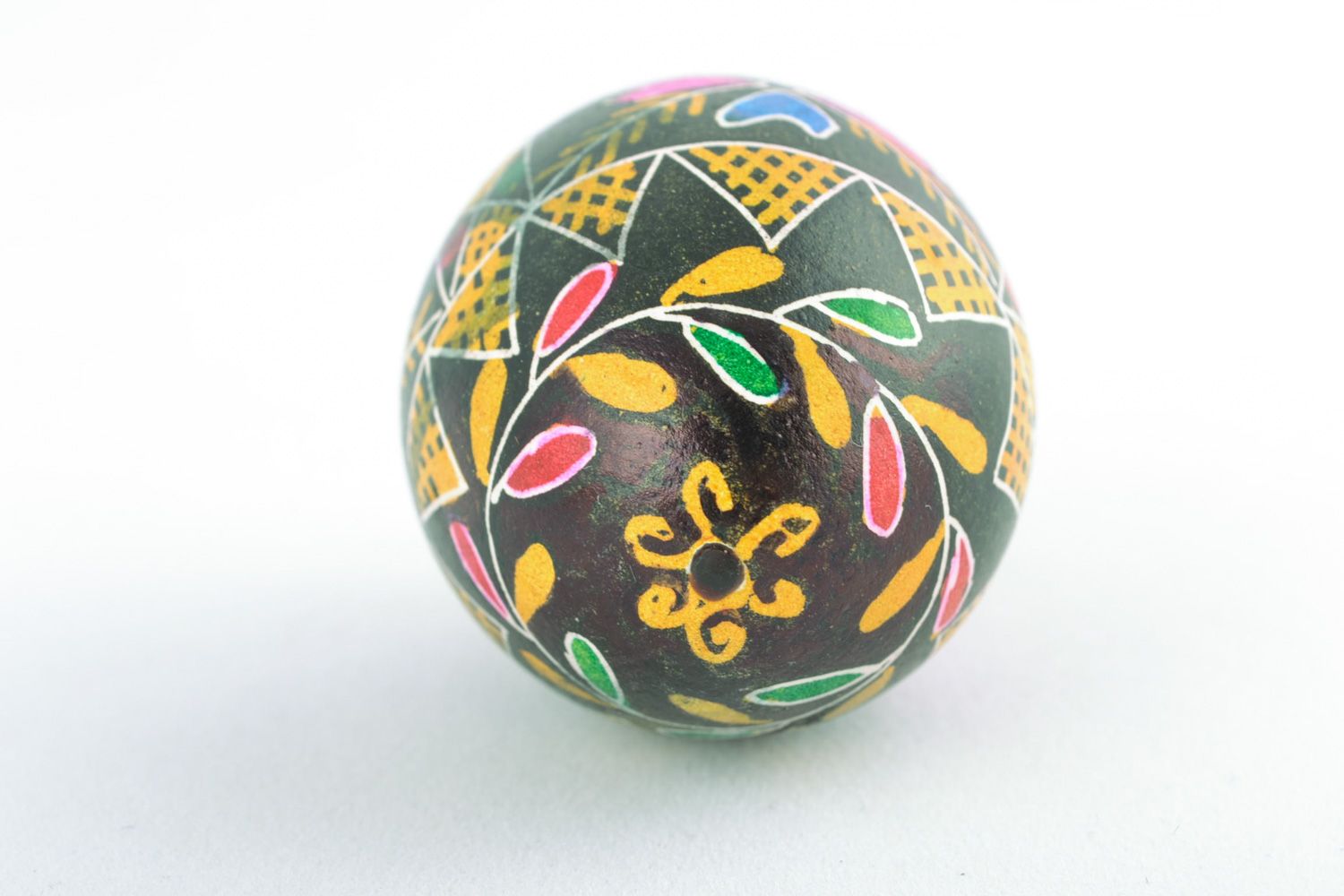 Handmade painted Easter egg with flowers photo 5