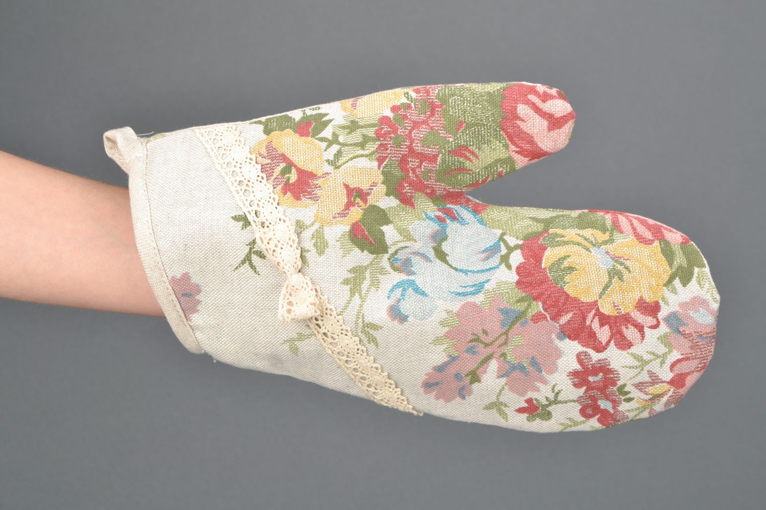 Moufle de cuisine en tissu beige et dentelle motif floral faite main originale photo 2