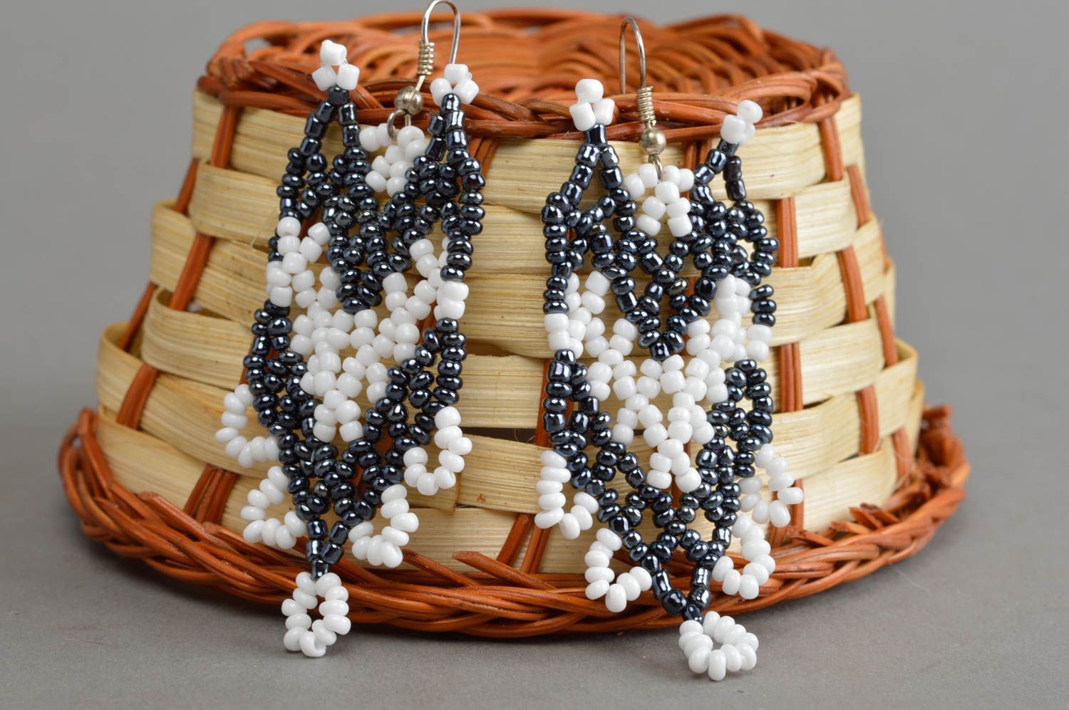 Handmade beaded earrings black and white dangling earrings fashion jewelry photo 1