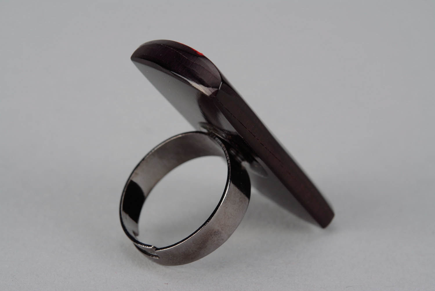 Wine red ring made of cow horn photo 3