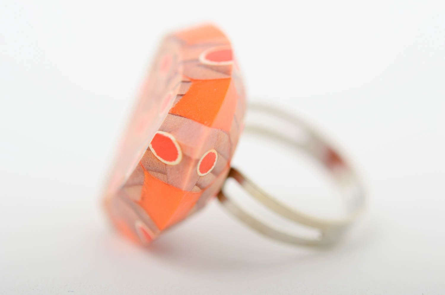 Перстень ручной работы кольцо из карандашей оранжевое крупное стильное кольцо фото 4