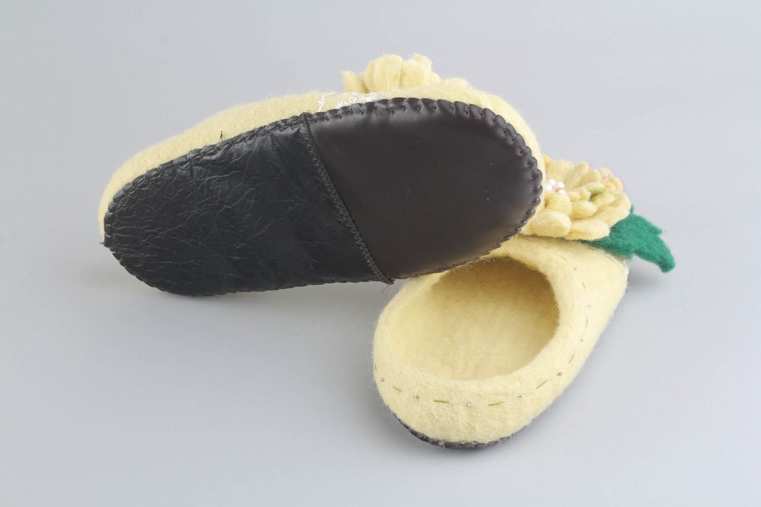 Woolen slippers photo 3