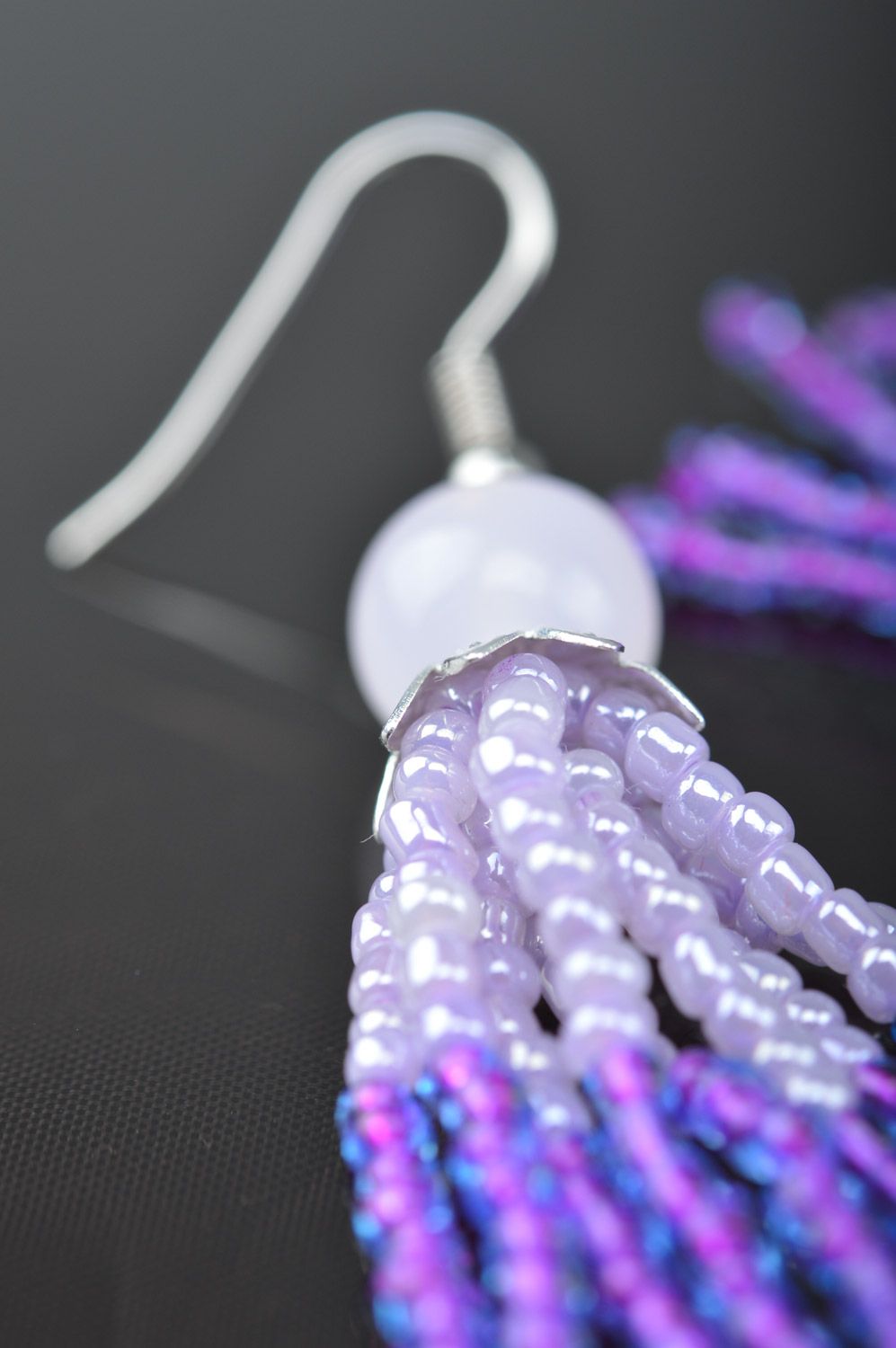 Boucles d'oreilles femme en perles de rocaille longues violettes faites main  photo 3